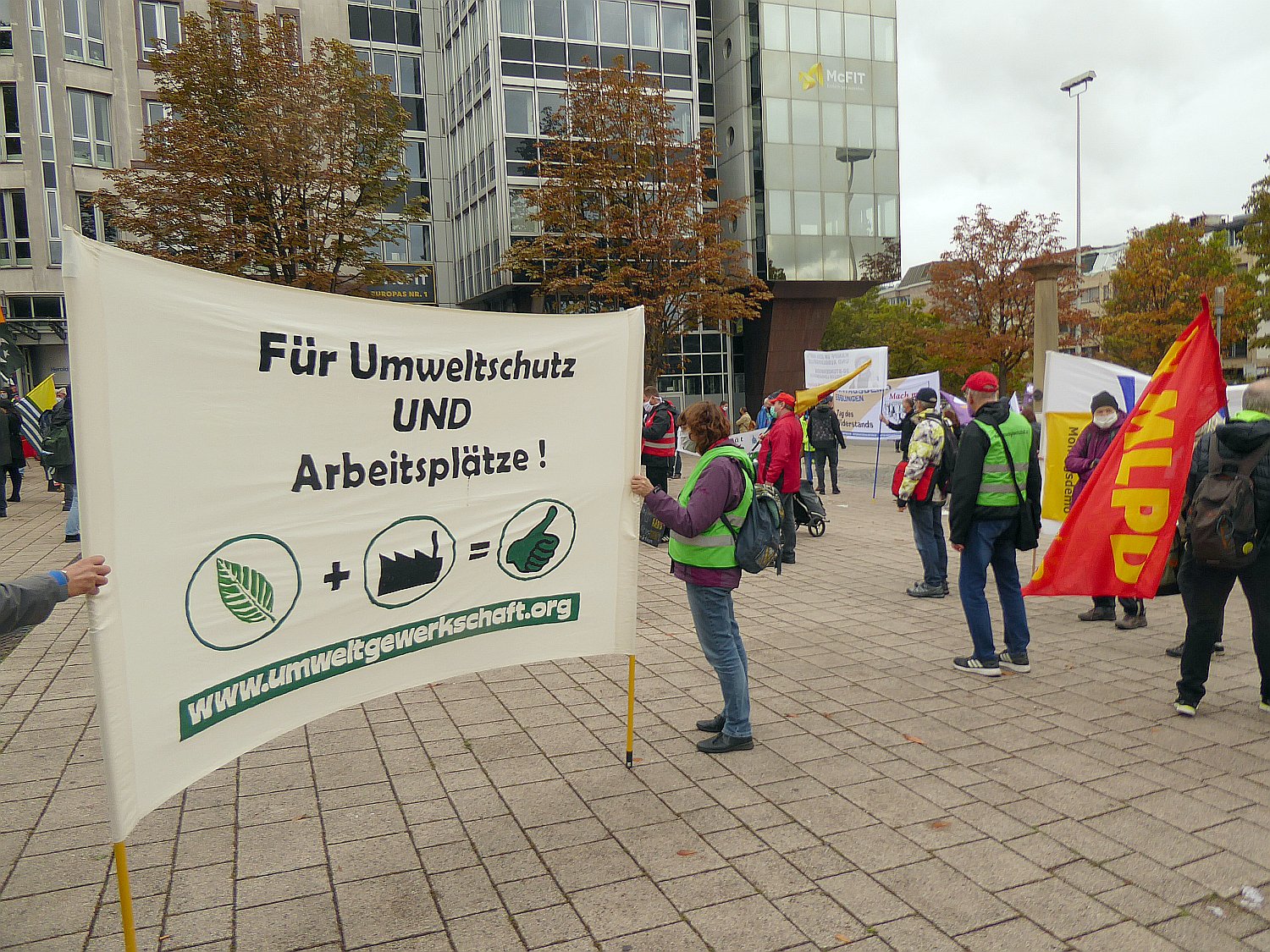 Daimler Herbstdemo 102020 Arbeitsplaetze und Umweltschutz