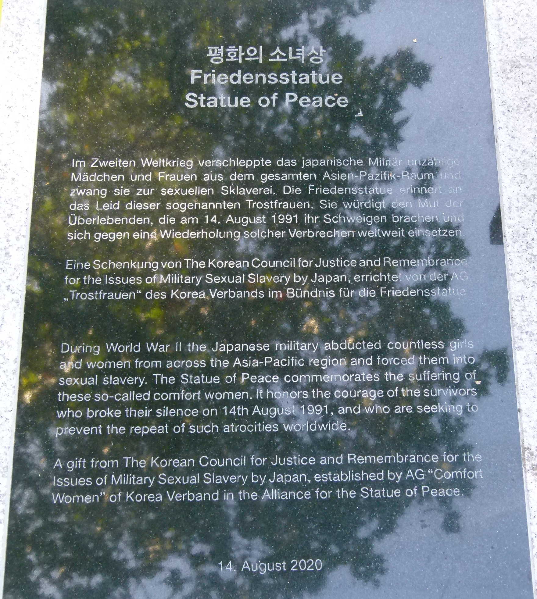 Friedensstatue Moabit Text