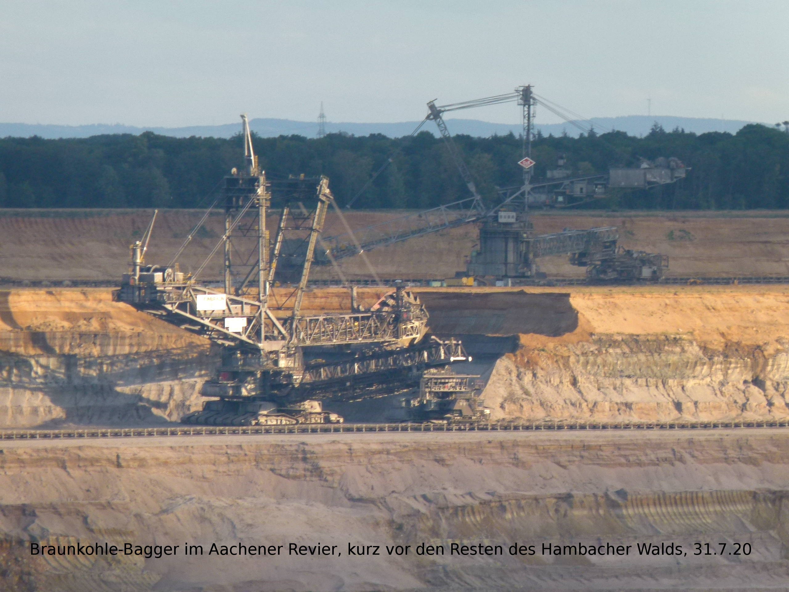 Braunkohlebagger Aachener Revier vor Hambi 7 2020 klein
