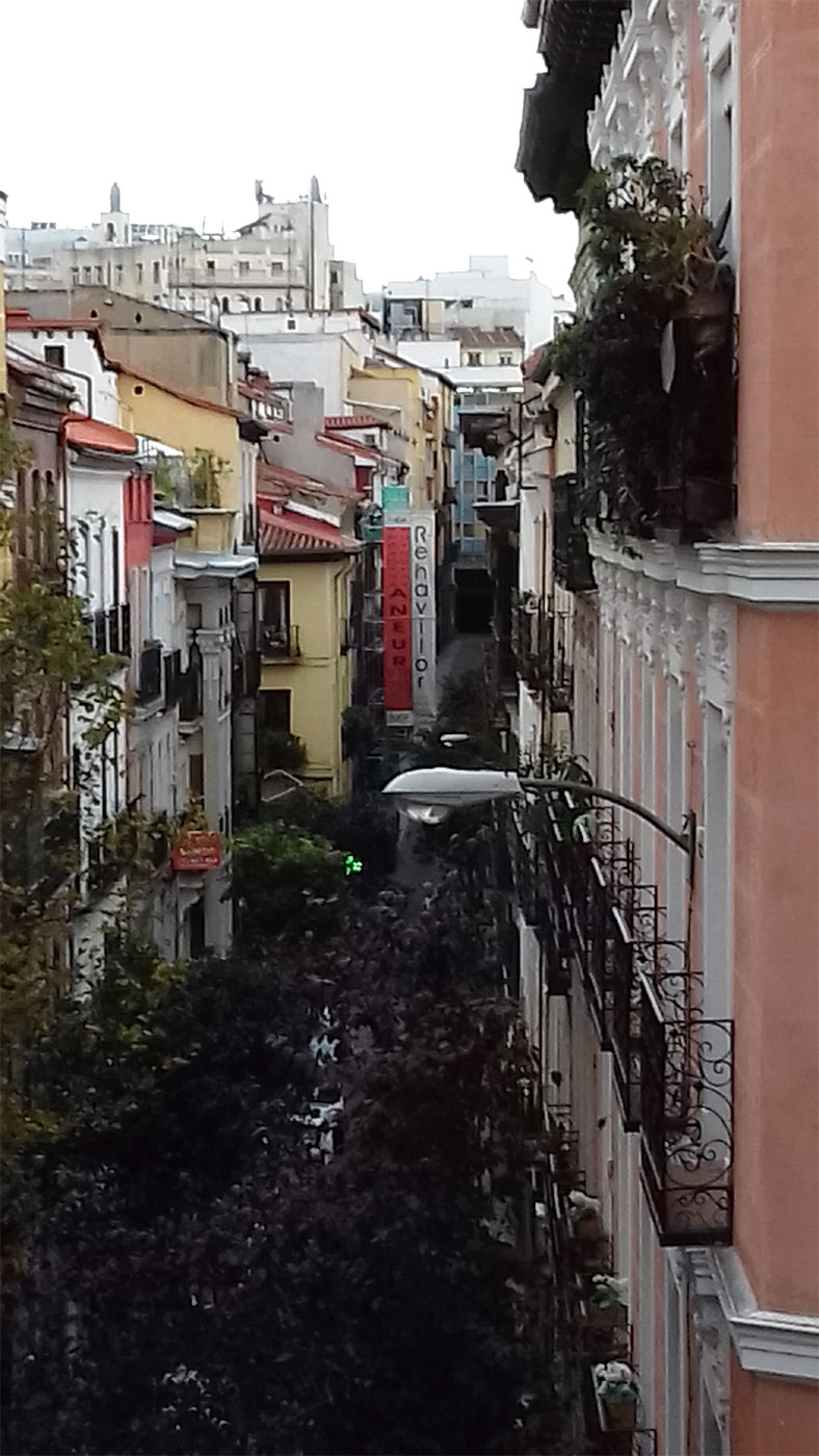 Madrid beim ersten Kaffeee